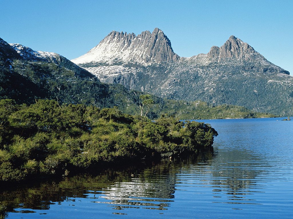 Dove Lake at Cradle Mountain, Tasmania, Australia